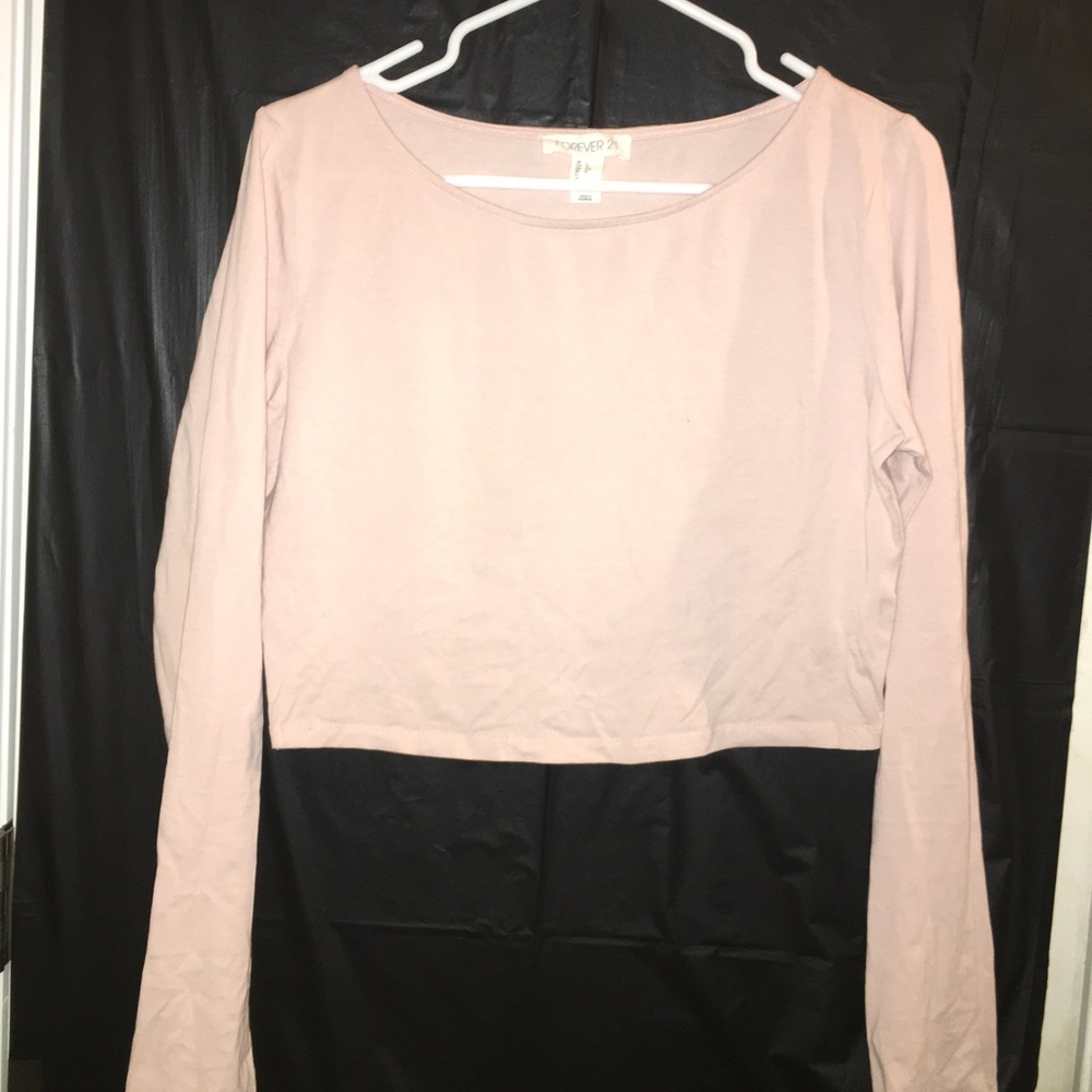 Cropped baby pink top🍭